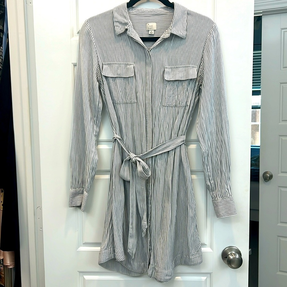 A New Day button down dress w/ double pockets